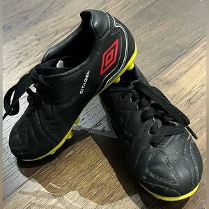 Umbro Kids' Citadel Soccer Cleats